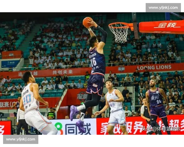 同曦补强内线短板!首钢旧将所罗门加盟,防守篮板成战术核心